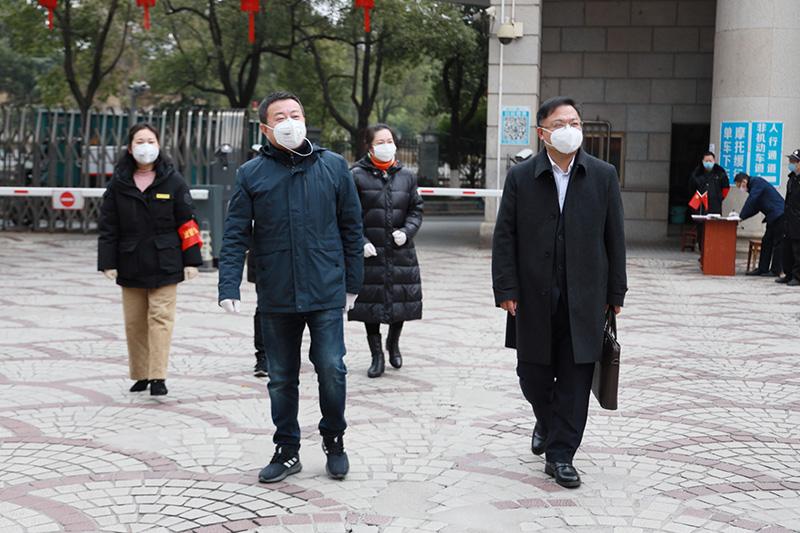 現(xiàn)代農(nóng)業(yè)集團黨委委員、副總經(jīng)理王偉宜到我司 檢查督導(dǎo)疫情防控工作